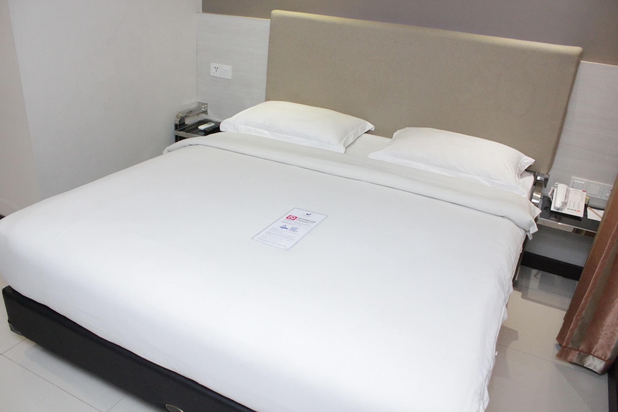 Verse Lite Hotel Gajah Mada Giacarta Esterno foto